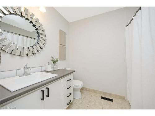 36-125 Sekura Crescent, Cambridge, ON - Indoor Photo Showing Bathroom