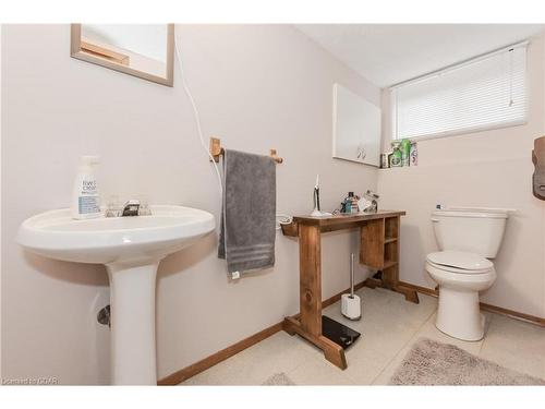 194 Colborne St, Elora, ON - Indoor Photo Showing Bathroom