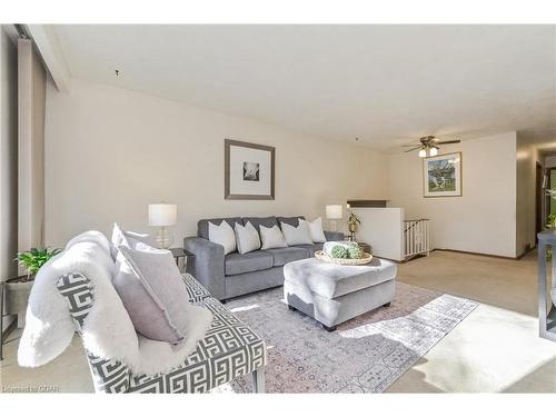 194 Colborne St, Elora, ON - Indoor Photo Showing Living Room