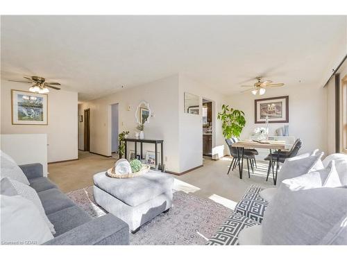 194 Colborne St, Elora, ON - Indoor Photo Showing Living Room