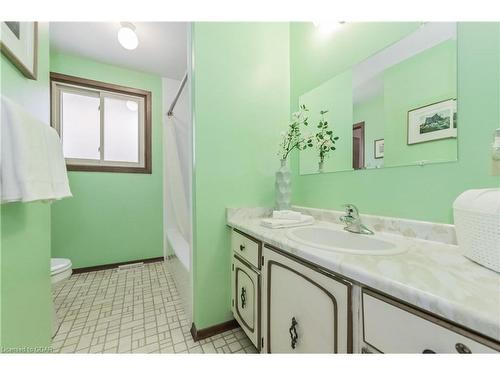 194 Colborne St, Elora, ON - Indoor Photo Showing Bathroom