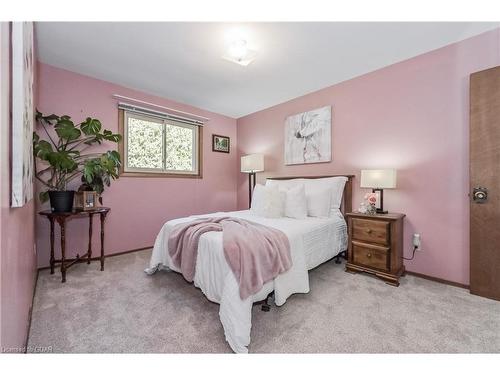 194 Colborne St, Elora, ON - Indoor Photo Showing Bedroom