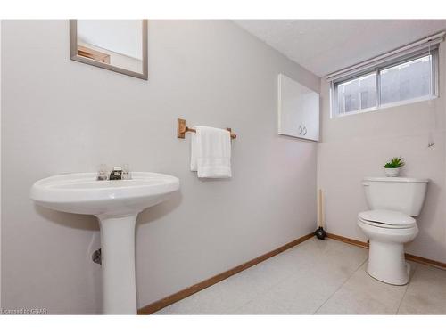 194 Colborne St, Elora, ON - Indoor Photo Showing Bathroom