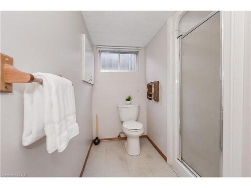 194 Colborne St, Elora, ON - Indoor Photo Showing Bathroom