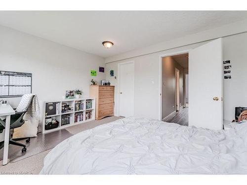 7-601 Columbia Forest Boulevard, Waterloo, ON - Indoor Photo Showing Bedroom