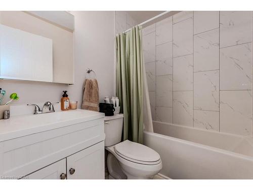 7-601 Columbia Forest Boulevard, Waterloo, ON - Indoor Photo Showing Bathroom