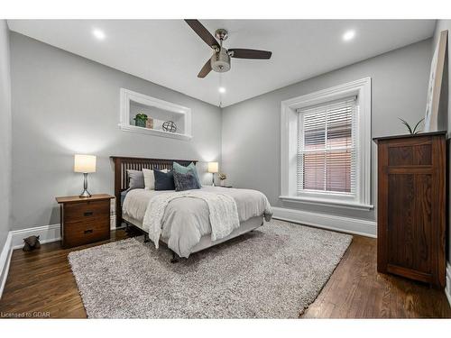 79-81 Oxford Street, Guelph, ON - Indoor Photo Showing Bedroom