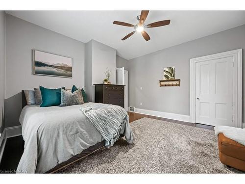 79-81 Oxford Street, Guelph, ON - Indoor Photo Showing Bedroom