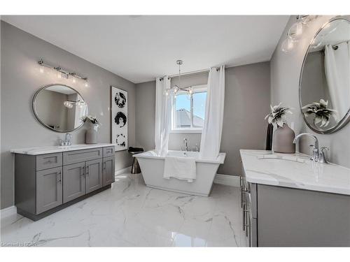 27 Spachman Street, Kitchener, ON - Indoor Photo Showing Bathroom