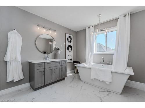 27 Spachman Street, Kitchener, ON - Indoor Photo Showing Bathroom