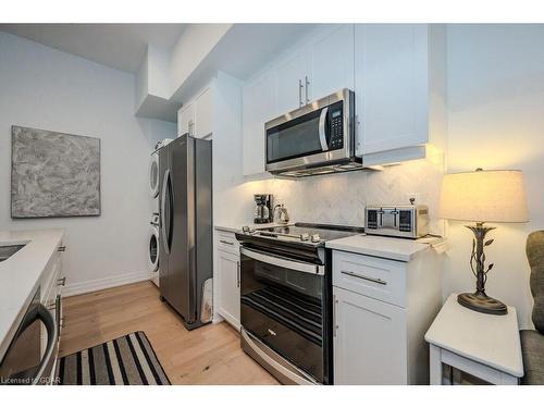 113-1880 Gordon Street, Guelph, ON - Indoor Photo Showing Kitchen With Stainless Steel Kitchen