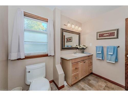 588 Watson Road S, Puslinch, ON - Indoor Photo Showing Bathroom