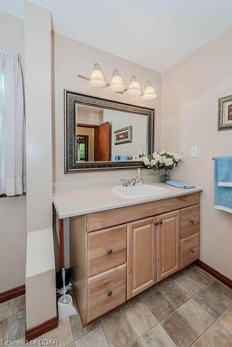 588 Watson Road S, Puslinch, ON - Indoor Photo Showing Bathroom