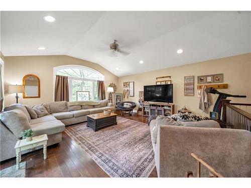 5 Mcgill Street, Ripley, ON - Indoor Photo Showing Living Room