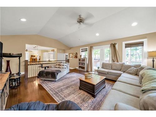 5 Mcgill Street, Ripley, ON - Indoor Photo Showing Living Room