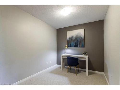 17-35 Mountford Drive Drive, Guelph, ON - Indoor Photo Showing Office