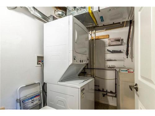 17-35 Mountford Drive Drive, Guelph, ON - Indoor Photo Showing Laundry Room