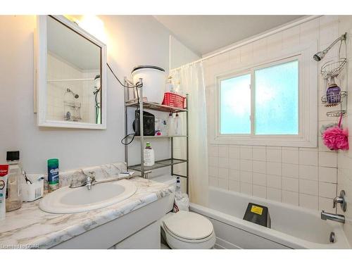 21 Hearn Avenue, Guelph, ON - Indoor Photo Showing Bathroom