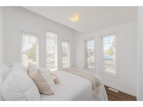 205 Eden Oak Trail, Kitchener, ON - Indoor Photo Showing Bedroom