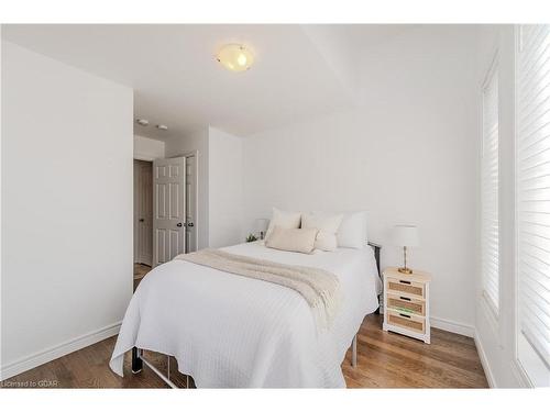 205 Eden Oak Trail, Kitchener, ON - Indoor Photo Showing Bedroom