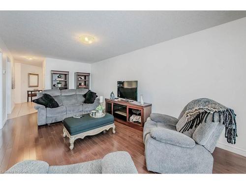 42 Oakes Crescent, Guelph, ON - Indoor Photo Showing Living Room