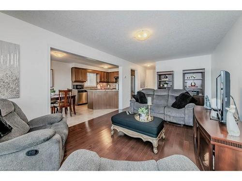 42 Oakes Crescent, Guelph, ON - Indoor Photo Showing Living Room