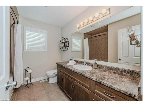 42 Oakes Crescent, Guelph, ON - Indoor Photo Showing Bathroom