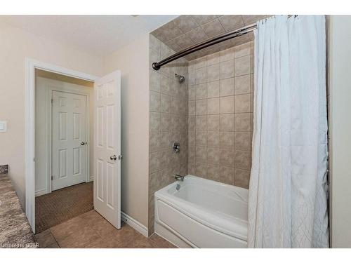 42 Oakes Crescent, Guelph, ON - Indoor Photo Showing Bathroom