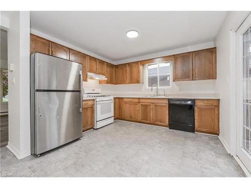 360 Birmingham Street E, Mount Forest, ON - Indoor Photo Showing Kitchen