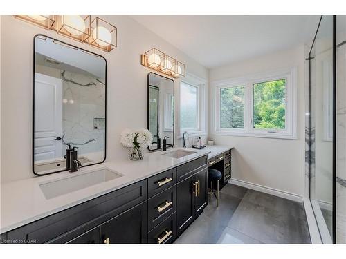 46 Cross Creek Boulevard, Guelph, ON - Indoor Photo Showing Bathroom