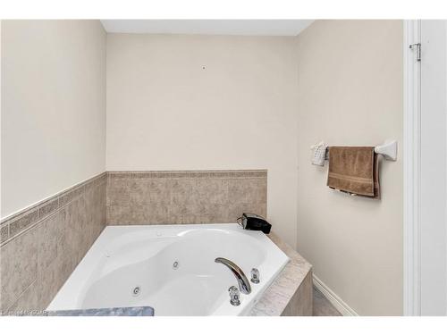 71 Hasler Crescent, Guelph, ON - Indoor Photo Showing Bathroom