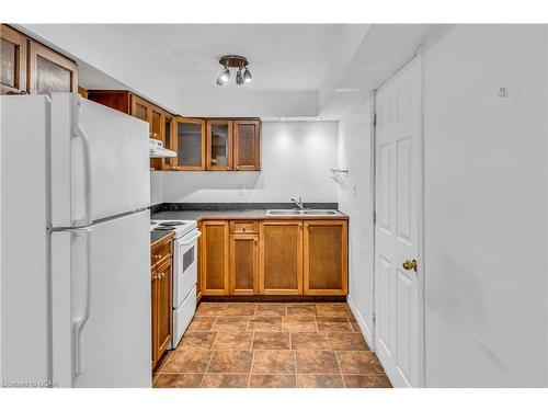 71 Hasler Crescent, Guelph, ON - Indoor Photo Showing Kitchen With Double Sink