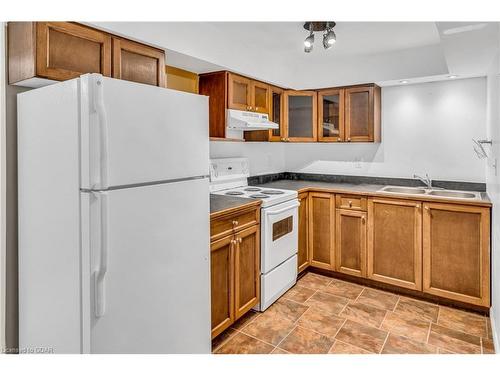 71 Hasler Crescent, Guelph, ON - Indoor Photo Showing Kitchen With Double Sink