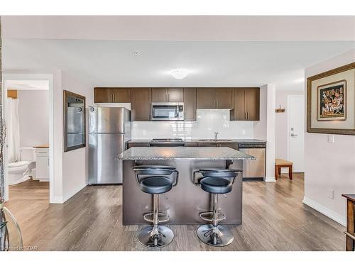 408-104 Summit Ridge Drive, Guelph, ON - Indoor Photo Showing Kitchen