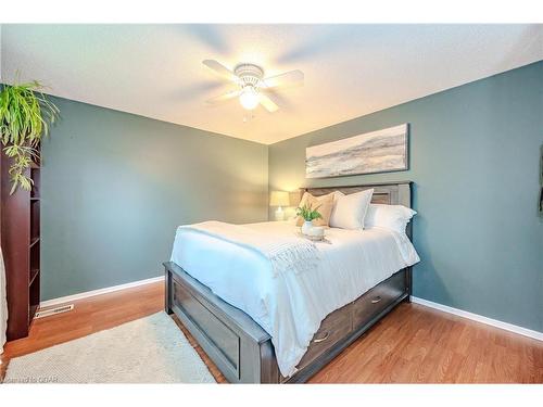 255 Camille Crescent, Waterloo, ON - Indoor Photo Showing Bedroom