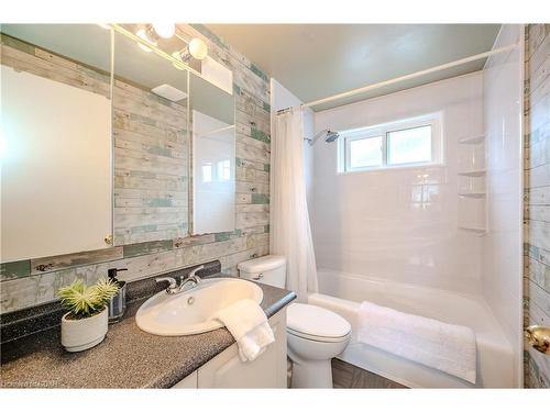 255 Camille Crescent, Waterloo, ON - Indoor Photo Showing Bathroom