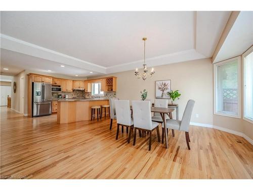 7 Whitetail Court, Guelph, ON - Indoor Photo Showing Dining Room