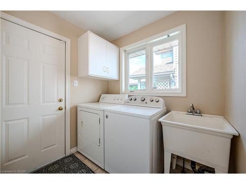 7 Whitetail Court, Guelph, ON - Indoor Photo Showing Laundry Room