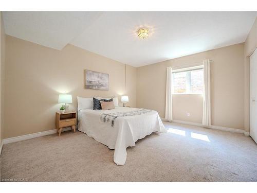 7 Whitetail Court, Guelph, ON - Indoor Photo Showing Bedroom