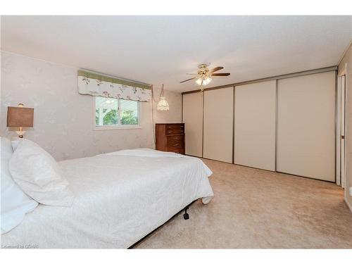 17 Sunshine Place, New Hamburg, ON - Indoor Photo Showing Bedroom