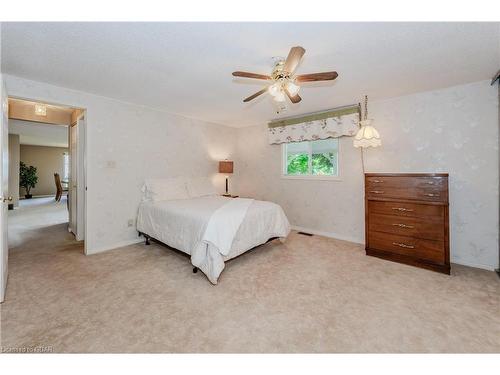 17 Sunshine Place, New Hamburg, ON - Indoor Photo Showing Bedroom