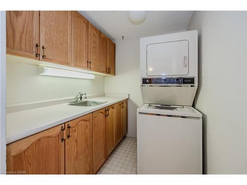 17 Sunshine Place, New Hamburg, ON - Indoor Photo Showing Laundry Room