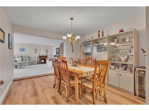 206-93 Westwood Road, Guelph, ON - Indoor Photo Showing Dining Room