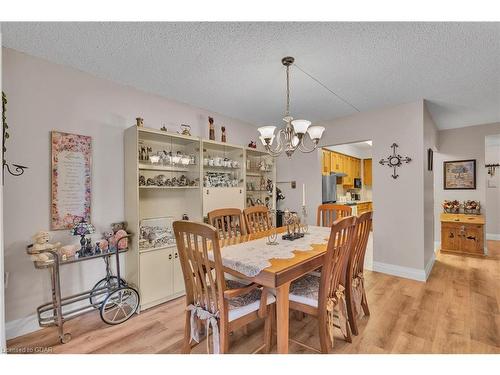 206-93 Westwood Road, Guelph, ON - Indoor Photo Showing Dining Room