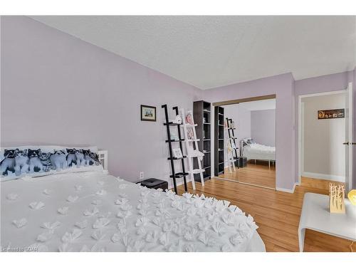 206-93 Westwood Road, Guelph, ON - Indoor Photo Showing Bedroom