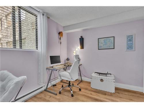 206-93 Westwood Road, Guelph, ON - Indoor Photo Showing Office