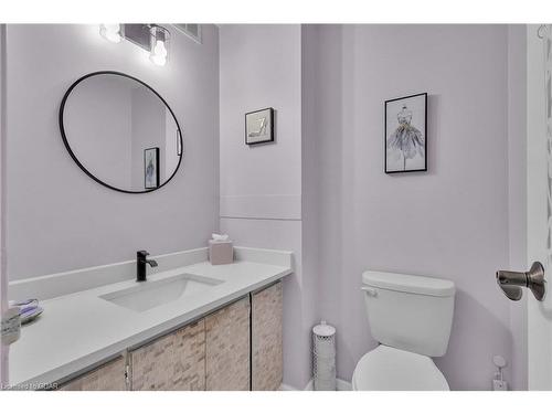 206-93 Westwood Road, Guelph, ON - Indoor Photo Showing Bathroom