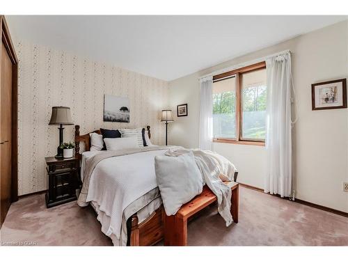 4711 Watson Road S, Puslinch, ON - Indoor Photo Showing Bedroom