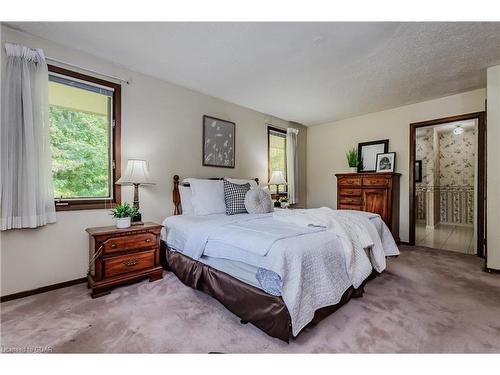 4711 Watson Road S, Puslinch, ON - Indoor Photo Showing Bedroom