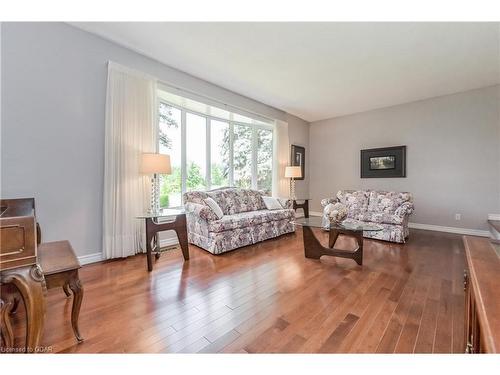 6555 Third Line, Fergus, ON - Indoor Photo Showing Living Room